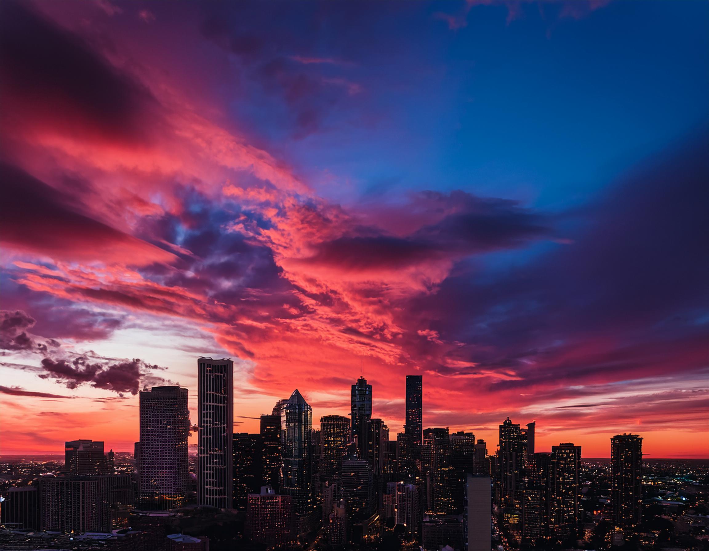 Frankfurter Skyline mit Geschäftsgebäuden, die Eleganz und Professionalität ausstrahlen
