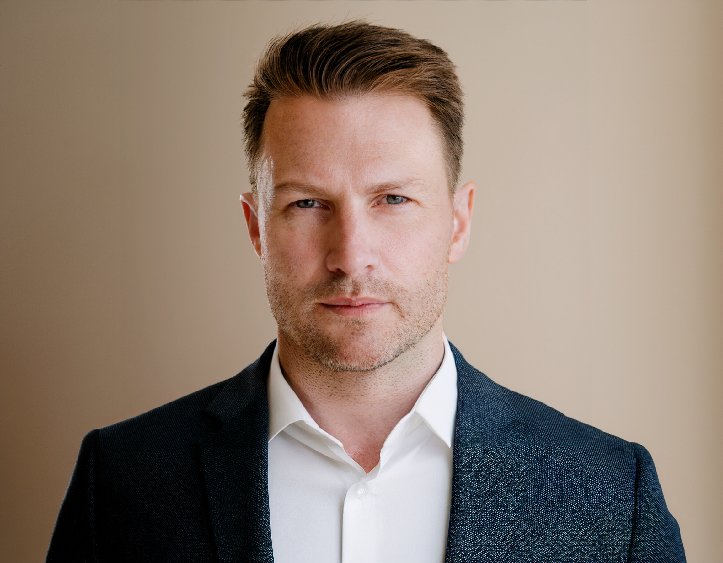 Porträt eines Mannes, der als Kooperationspartner tätig ist